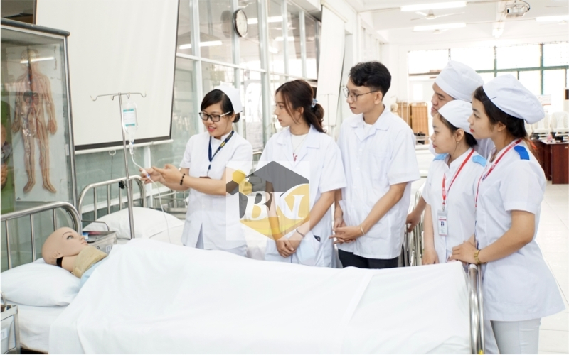 Thời gian học Trung cấp Điều dưỡng hệ Từ xa có linh hoạt không?