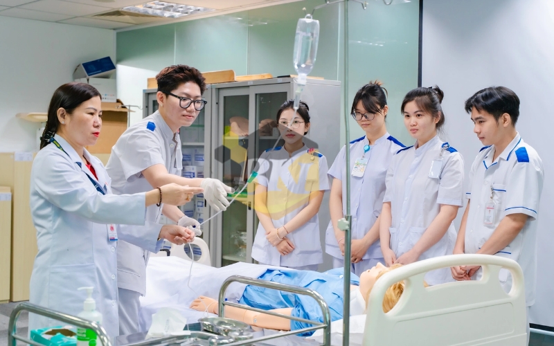 Học Trung cấp Điều dưỡng từ xa bao lâu thì tốt nghiệp?